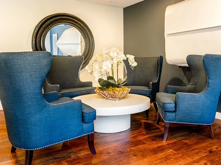 Highcroft Manor Apartments Located in Wayzata, MN — Photo 3