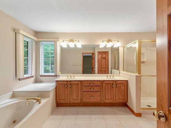master bath - double sink, jetted tub, stand up shower & walk in closet