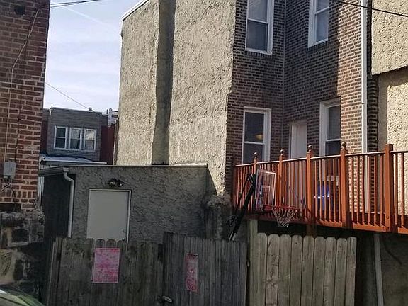 2nd image of 5389 Hazelhurst St