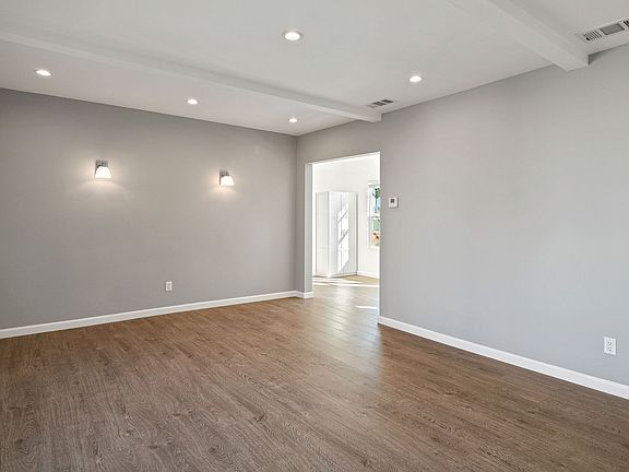 4th image of 1238 S Burnside Ave #1242C