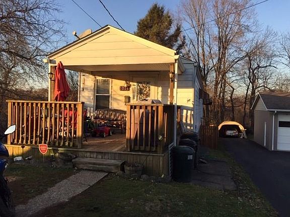 2nd image of 1066 N Bluff Dr