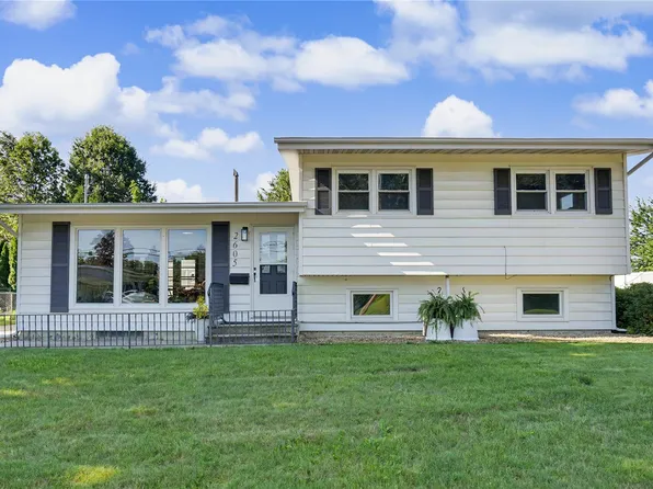 2605 1st Ave, Marion, IA 52302
