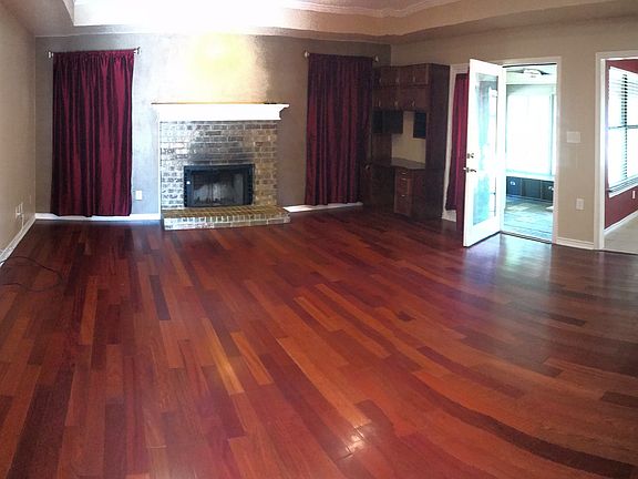 3rd image of 101 Lake Shore Pl