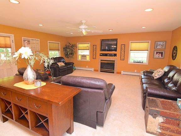 2nd image of 203 Southlawn Dr