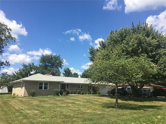 3rd image of 1944 Andrews Dr