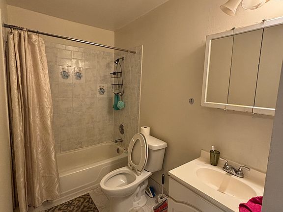2nd image of 7B E Dundee Quarter Dr Unit 302