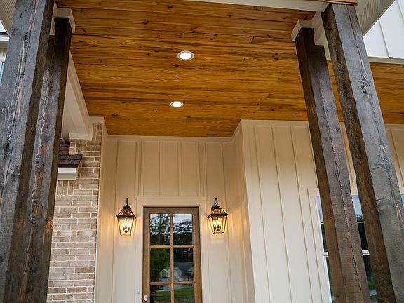 3rd image of 8236 Fox Creek Ln