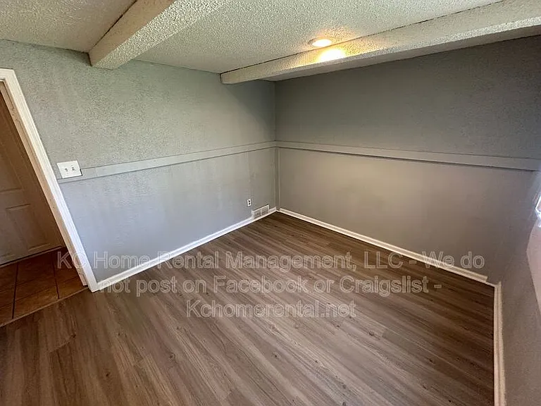 7227 Gilmore Ave — Photo 23