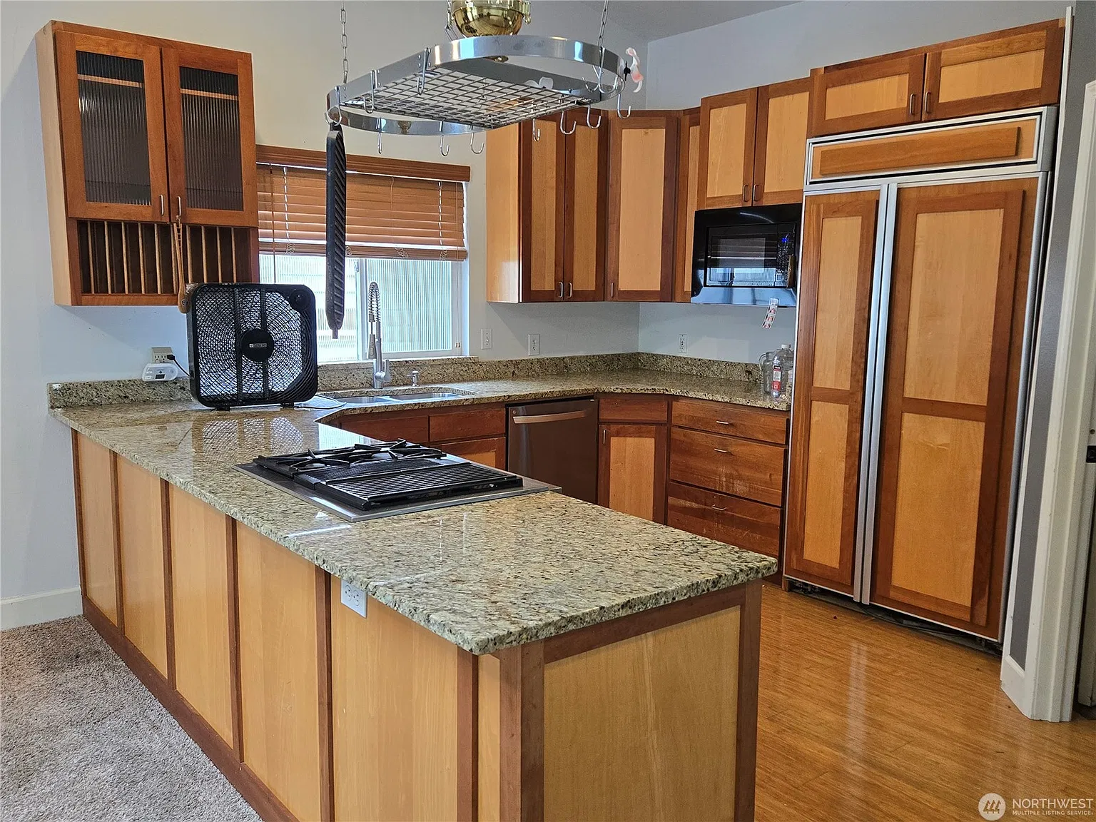 3 bed, 1376 sqft, $2,900 — Photo 3