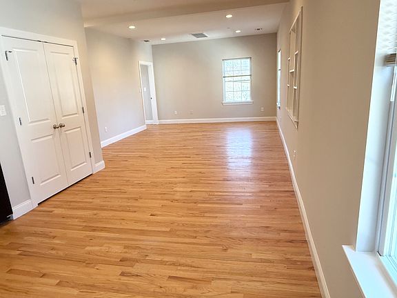 2nd image of 38 Roseland Ave APT 2