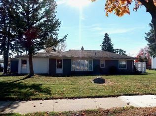 39411 Westminster Cir, Novi, MI 48375