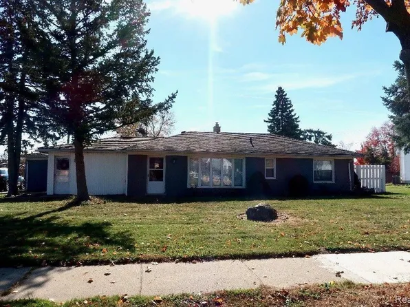 39411 Westminster Cir, Novi, MI 48375