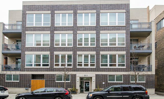 1st image of 951 W Huron St #402