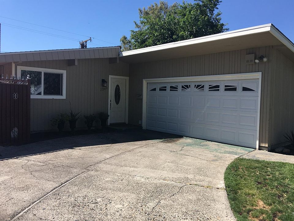 2nd image of 7249 Tamoshanter Way
