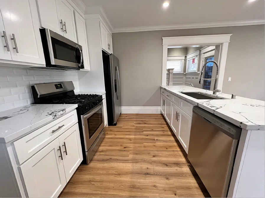 Building Photo - 1381 W 23rd St #1381