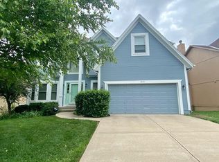 12115 Craig Ln, Overland Park, KS 66213