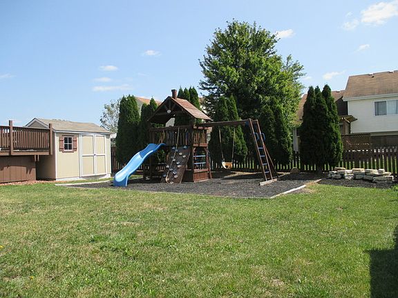 3rd image of 2116 Foxwood Dr
