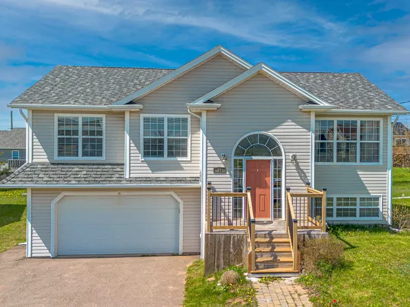 31 Doiron Dr, Charlottetown, PE C1E 0A7