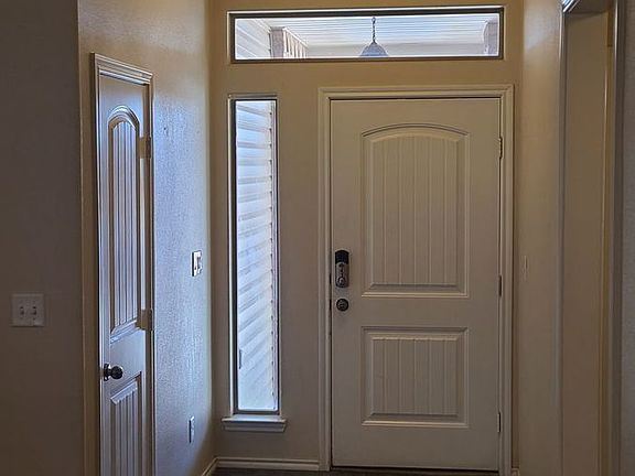 3rd image of 9602 Hawthorne Ct