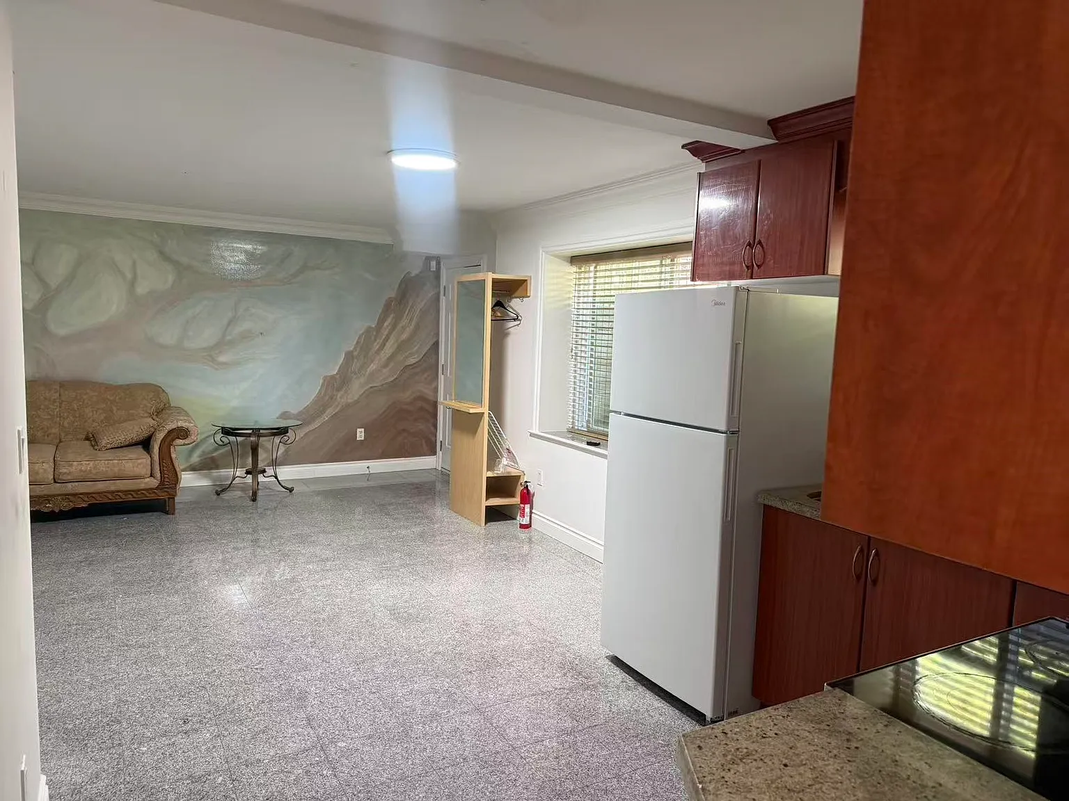 2 bed, 900 sqft, $2,000 — Photo 1