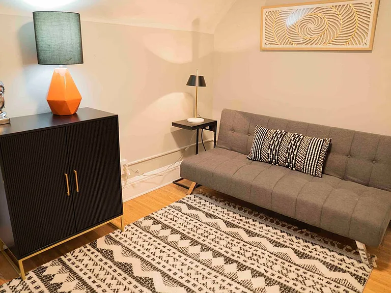 8 Alvin Pl — Photo 6