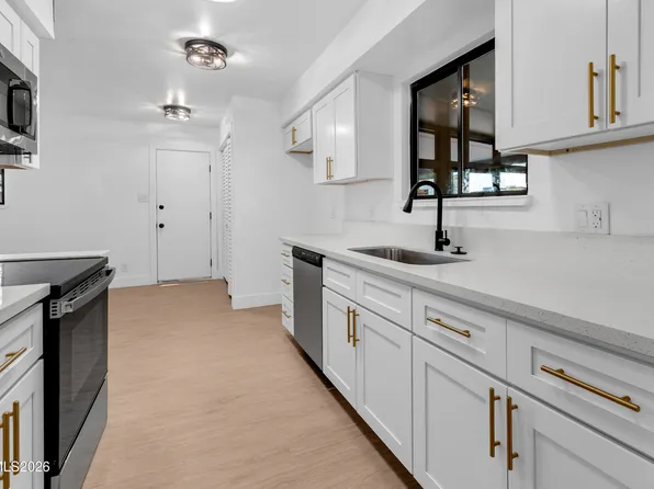 1001 Kings Row, Reno, NV 89503