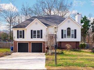 5515 Misty Valley Dr, Ooltewah, TN 37363