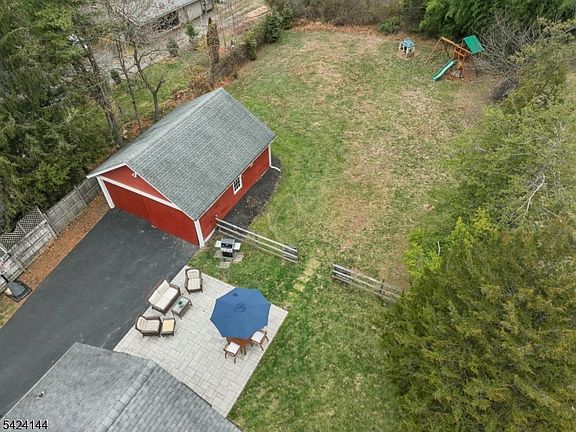 3rd image of 116 Readington Rd