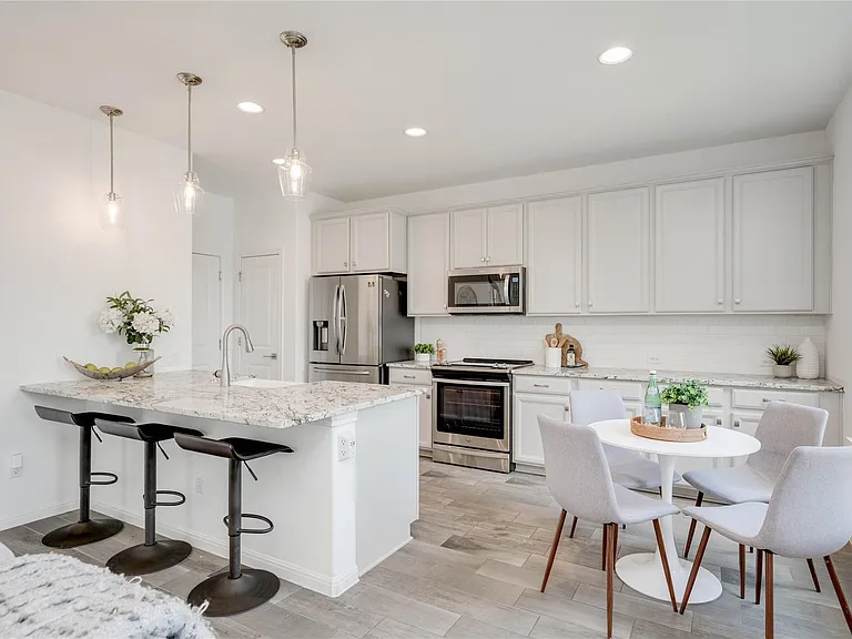 16601 Sydney Carol Ln — Photo 3