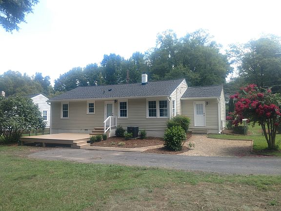 3rd image of 1 Blythewood Dr