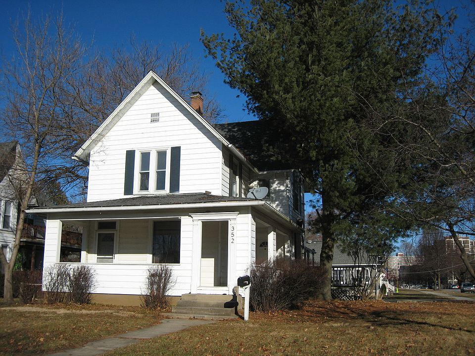 1st image of 352 Standish St