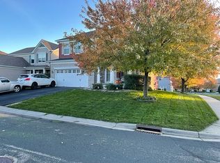 1430 Bethesda Cir, Chanhassen, MN 55317