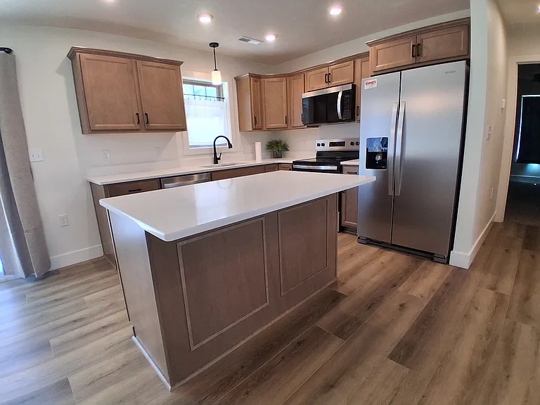 1453 W Todd Ln — Photo 5