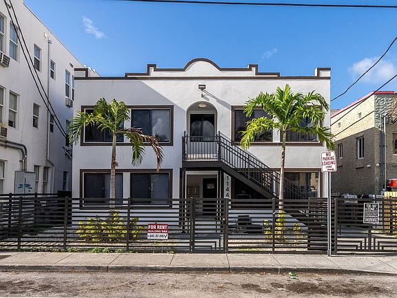 3rd image of 1144 SW 4th St