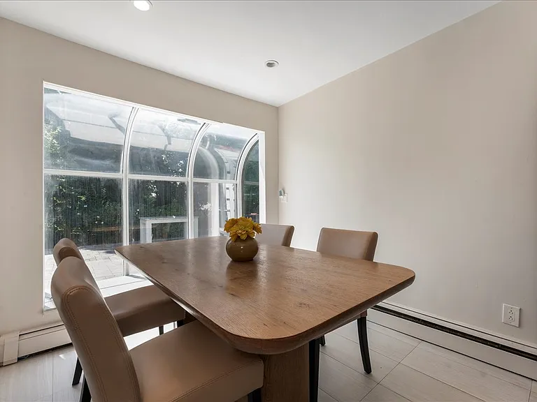 70 Longfellow Rd — Photo 15