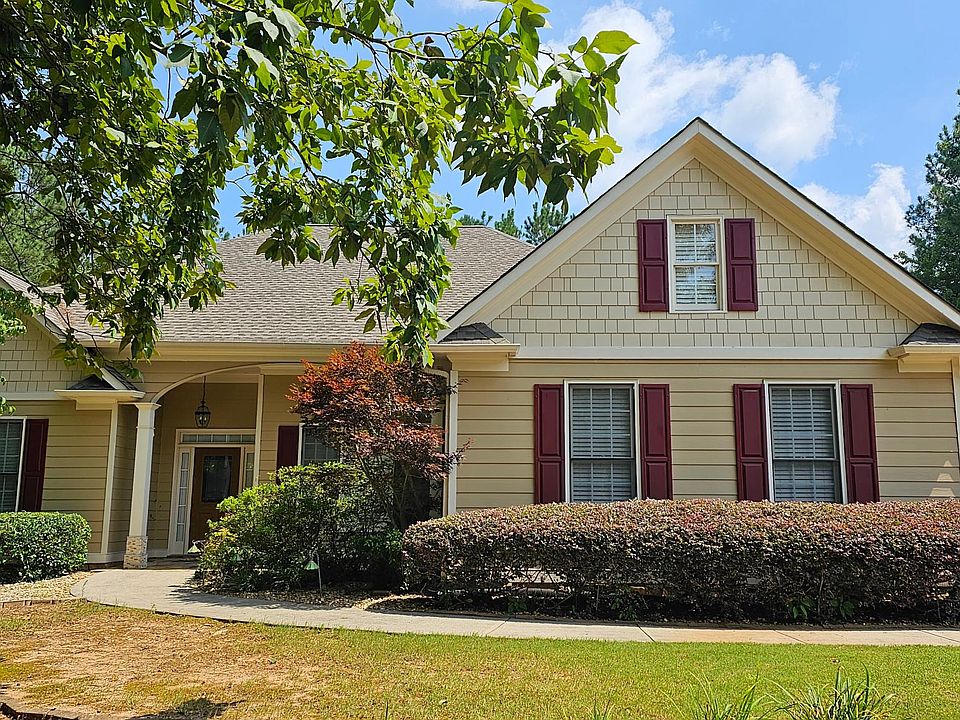 Charming home with a large lot