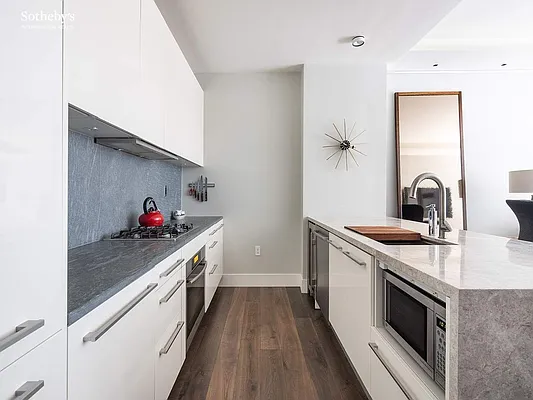 Sold by Sotheby's International Realty | media 1