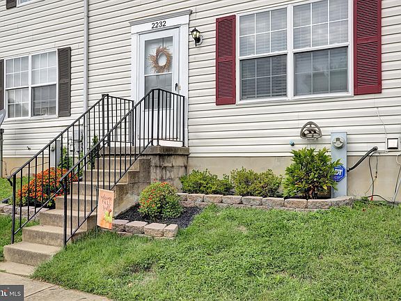 2nd image of 2232 Melrose Ln