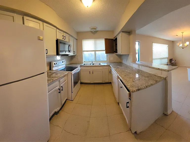 2139 Shiveley Cir — Photo 9