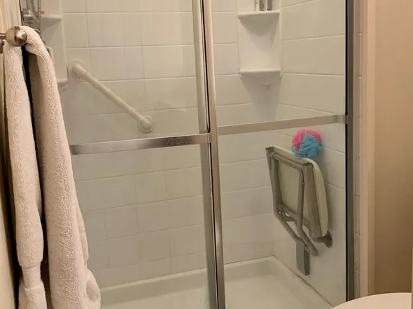 1740 Oakwood Ter APT 14I, Penn Valley, PA 19072