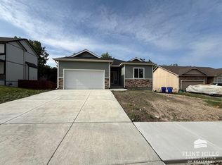 2406 Sawmill Rd, Junction City, KS 66441