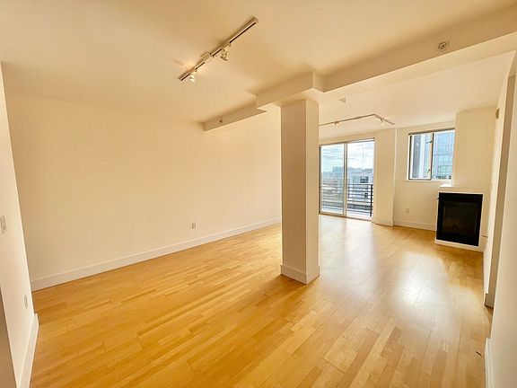 4th image of 1635 California St APT 71