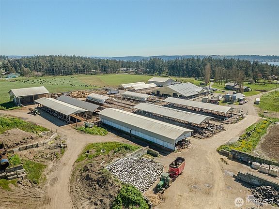 4th image of 1240 Arnold Road