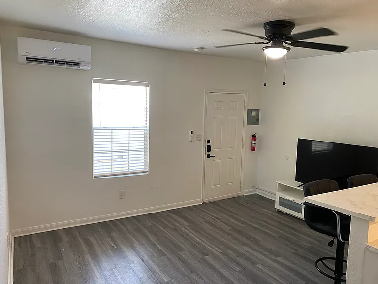 5415 Buena Vista St #3 — Photo 3