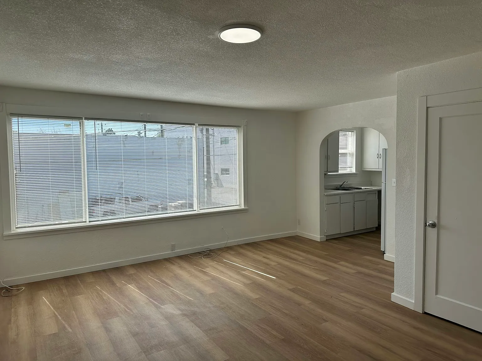 216 Division Avenue West, Unit B — Photo 1