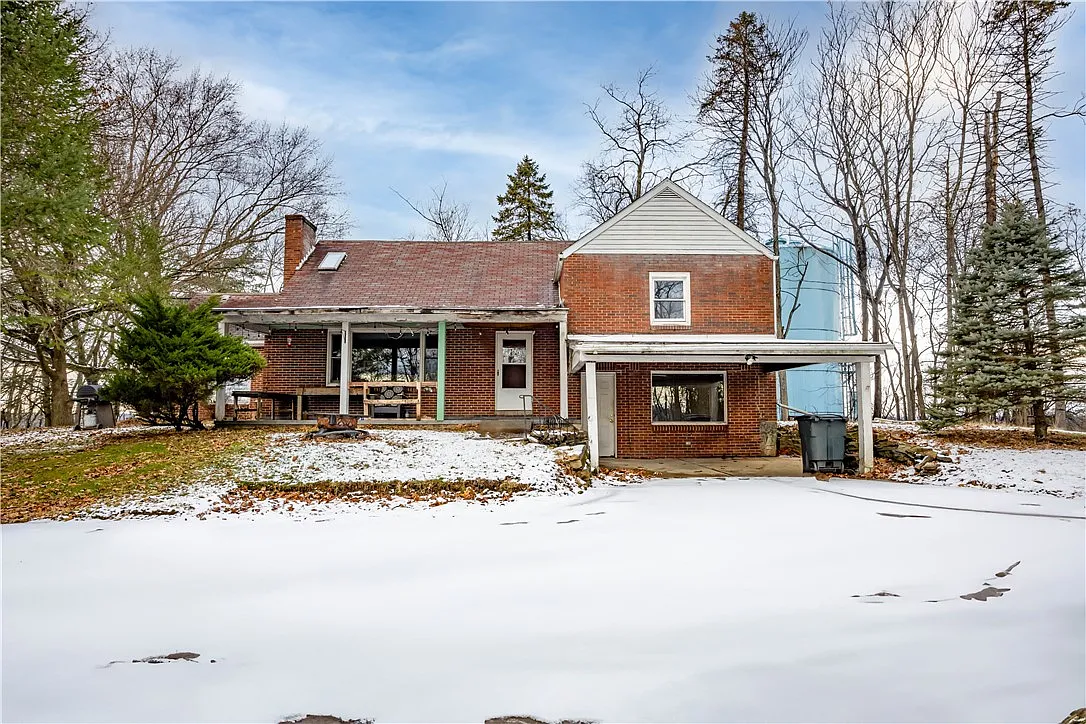 2035 Aurora Dr photo 1
