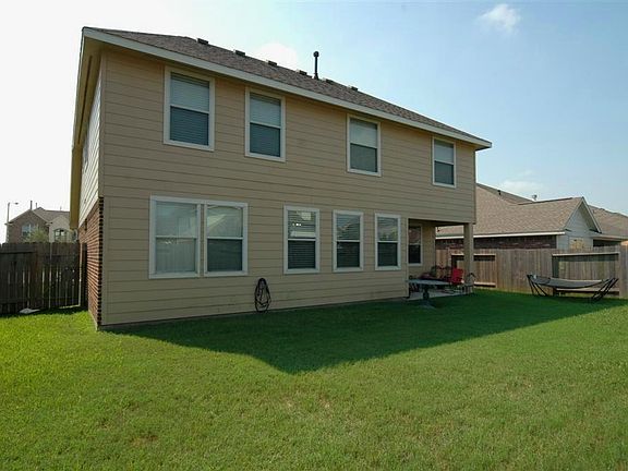 2nd image of 706 Harvard Pointe Dr