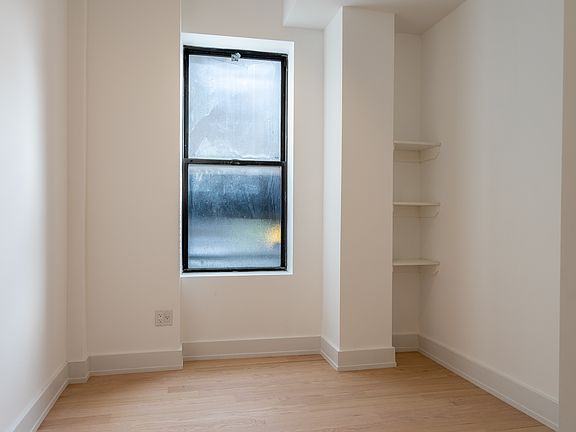 3rd image of 251 Fort Washington Ave