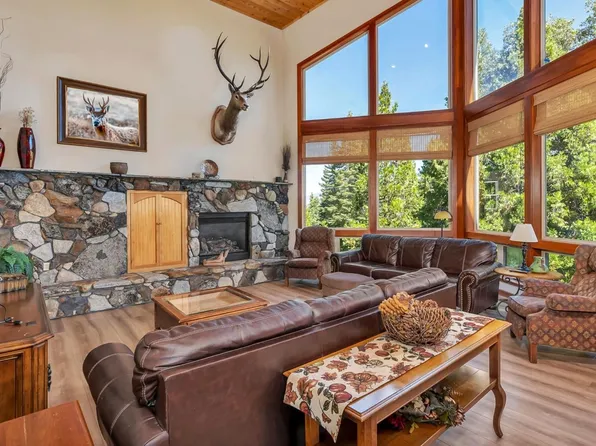42389 Pinnacle Ln, Shaver Lake, CA 93664