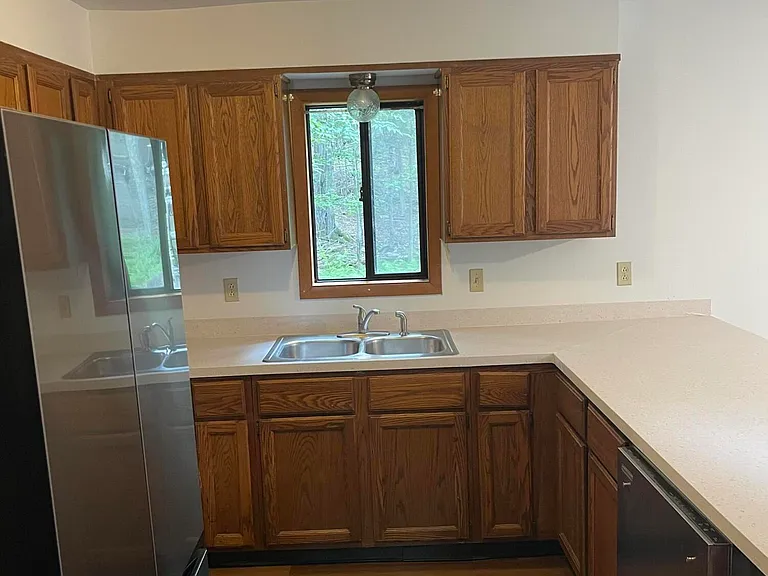 1070 Red Hawk Dr — Photo 14